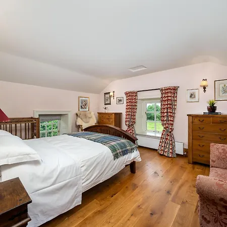 Secluded Riverside Close To Center Parcs Holiday home Mullingar