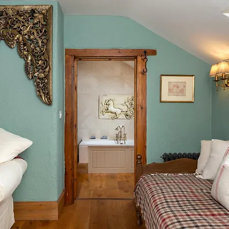 Tatil Evi Secluded Riverside Close To Center Parcs