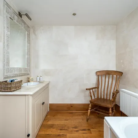 Secluded Riverside Close To Center Parcs