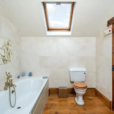 Secluded Riverside Close To Center Parcs مولينجار