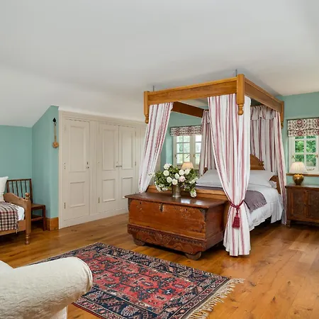 Holiday home Secluded Riverside Close To Center Parcs