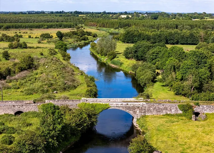 Дом отдыха Secluded Riverside Close To Center Parcs