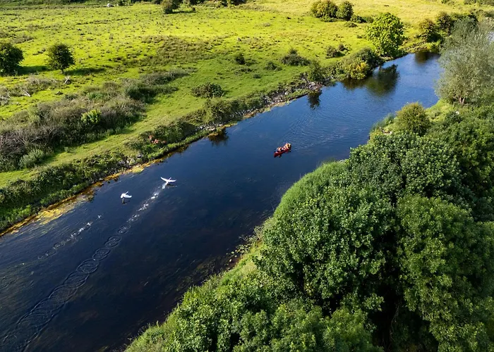 Дом отдыха Secluded Riverside Close To Center Parcs