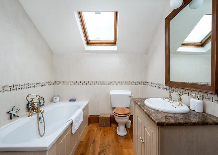 Secluded Riverside Close To Center Parcs