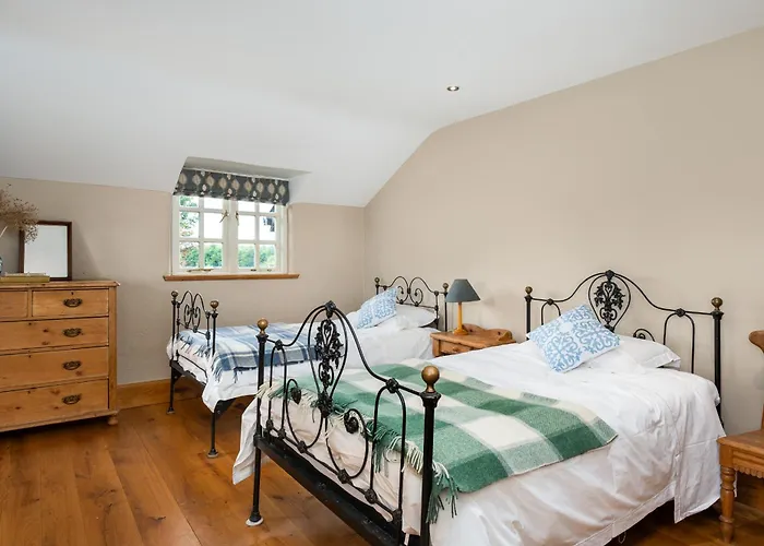 Secluded Riverside Close To Center Parcs *