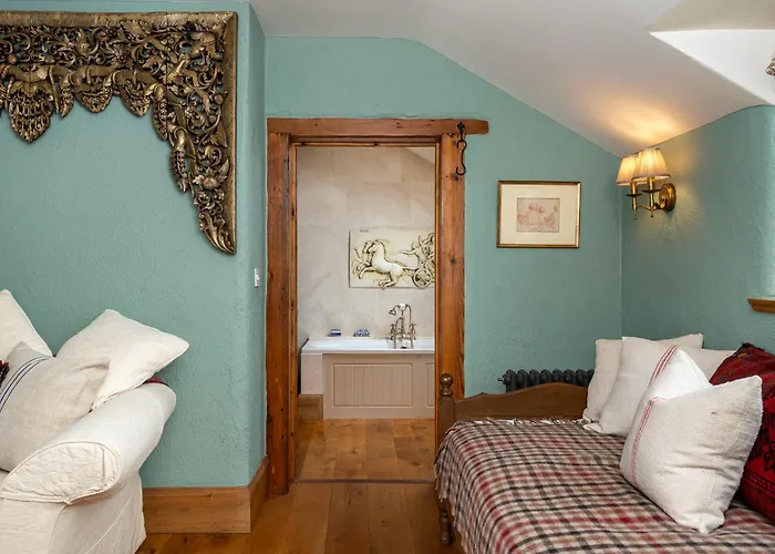 Дом отдыха Secluded Riverside Close To Center Parcs