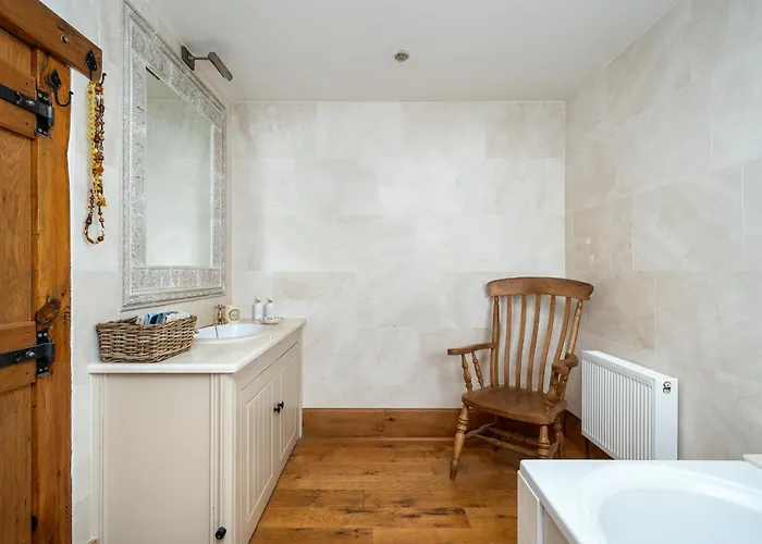 Secluded Riverside Close To Center Parcs